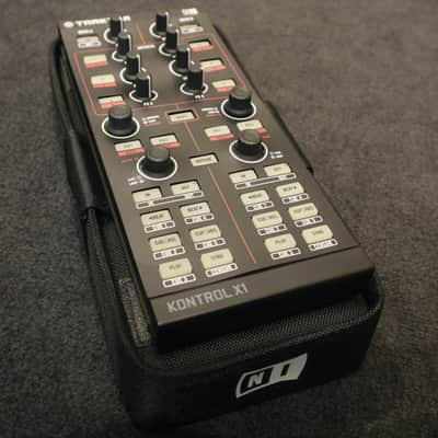 Native Instruments Traktor Kontrol X1 2010s - Black image 6