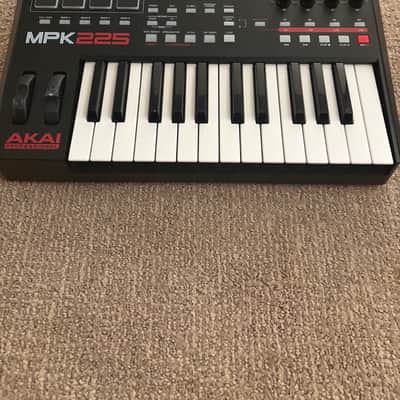 Akai MPK Mini MKIII 25-Key MIDI Controller 2020 - Present - White with Black Keys image 2