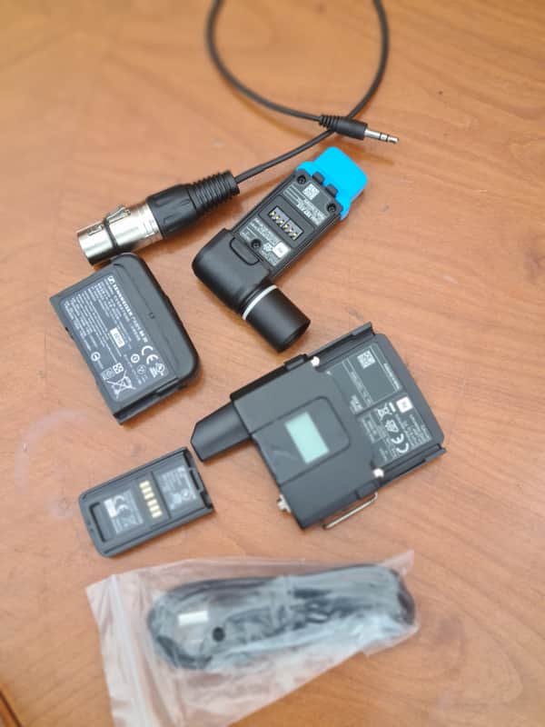 Sennheiser 🎤 Sennheiser AVX SK AVX Wireless Set | XLR 3-Pin + 3.5mm TRS | BA 30 Battery image 1