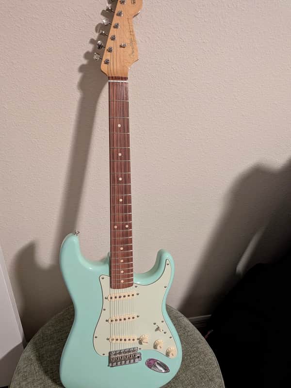 Fender Vintera '60s Stratocaster with Pau Ferro Fretboard 2019  Surf Green image 1