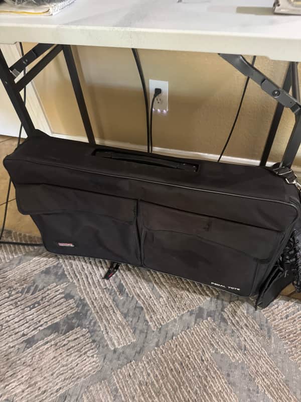 Gator GPT-PRO-PWR Pro Size Pedal Tote with Carry Bag & Power Supply 2010s - Black image 1