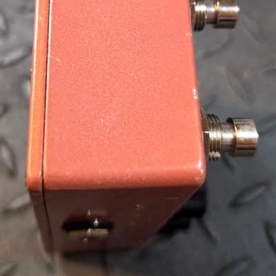 Walrus Audio Monument Harmonic Tap Tremolo V2 2018 - Present - Coral / Black image 6