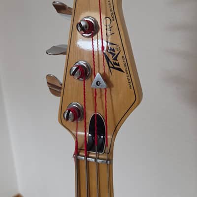 Peavey T-40 Bass Guitar image 8
