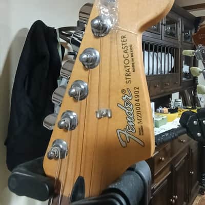 Fender Stratocaster Años 90 - Black and White image 1