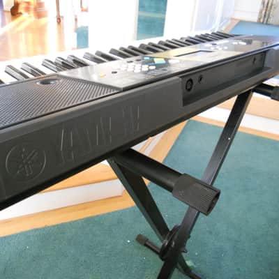 Yamaha YPT-220 61 Key Personal Keyboard with AC Adapter image 6