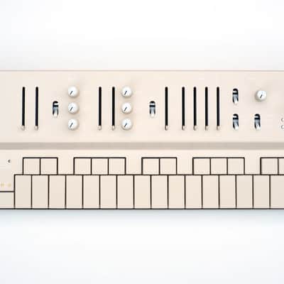 Vongon REPLAY polyphonic synthesizer with multi-mode arpeggiator image 1