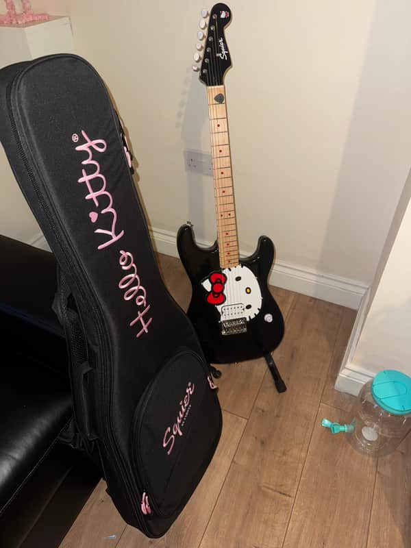 Squier Hello Kitty Stratocaster | Reverb UK
