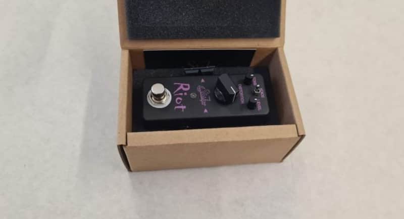 Suhr Riot Mini Distortion Pedal w/ Original box & paperwork image 1