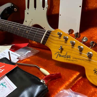 Fender American Vintage II '61 Stratocaster 2022 - Present - 3-Color Sunburst image 5