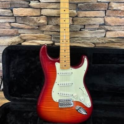 Fender Stratocaster 2010's - Cherry Sunburst image 5