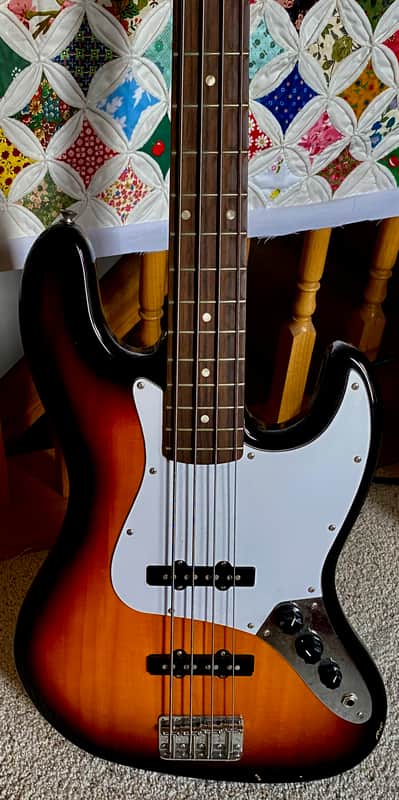 Squier Affinity Jazz Bass 2012 - 2018 - Brown Sunburst image 1