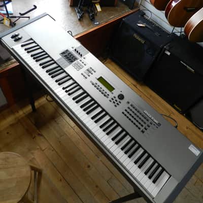 Yamaha Motif 8 Production Synthesizer 2000s - Gray