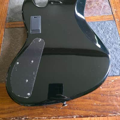 Squier 5-string Deluxe J Jazz bass body loaded active - blk image 3
