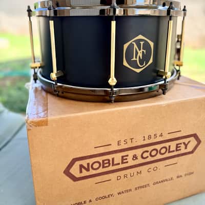 Noble&Cooley SS Classic solid Maple 2026 - Black super matte image 3