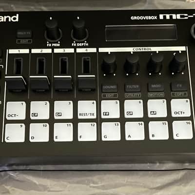 Roland MC-101 Groovebox 2019 - Present - Black image 2