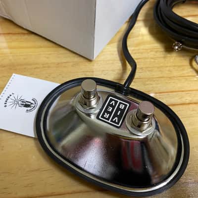 Tube amp doctor  Footswitch for Fender® REV+VIB with RCA/Cinch plugs XL 2020 image 1