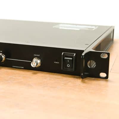 Shure PA821A Antenna Combiner for PSM Wireless Systems  - 470-952 MHz CG0106D image 2