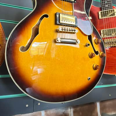 Epiphone Sheraton II Vintage Sunburst 2004 Semi-Hollow Electric Guitar image 3