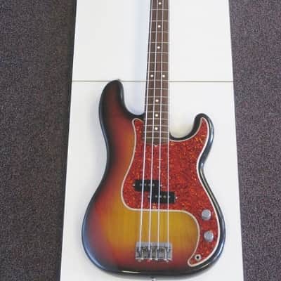 Fender Precision Bass 1982 image 2