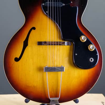 Gibson ES-120T 1963 - Three Tone Sunburst image 3