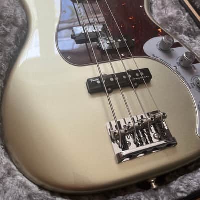 Fender American Elite Precision Bass with Ebony Fretboard 2018 - Champagne LIKE NEW image 3
