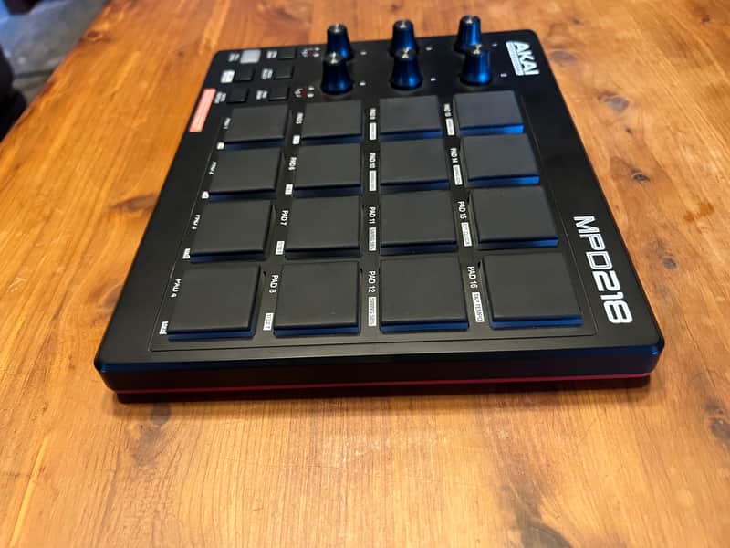 Akai MPD218 - Black | Reverb