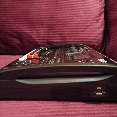 Zoom R8 Recorder: Interface: Controller: Sampler 2010s image 3