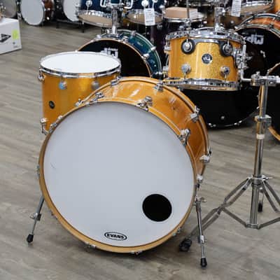 Used DW Collector's Series Drum Set 26/12/16 Gold Sparkle image 3