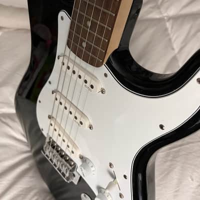 Squier Stratocaster 2019 - Black gloss image 8