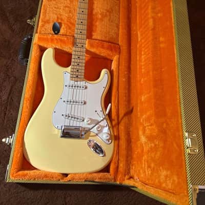 Fender Yngwie Malmsteen Artist Series Signature Stratocaster with Maple Fretboard 2007 - Present - Custom Shop - 1 of 2- Vintage White image 10