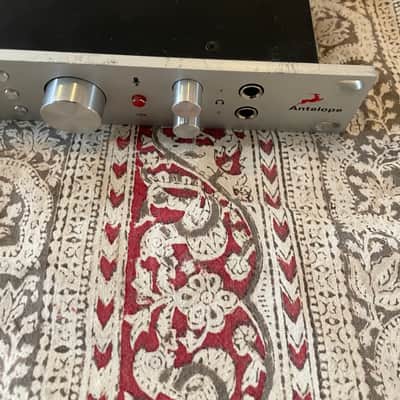 Antelope Audio Discrete 8 Synergy Core Thunderbolt / USB Audio Interface Bundle 2019 - With Thunderbolt Cable, DB25 TRS Line Out Cable and Adat Cable image 5
