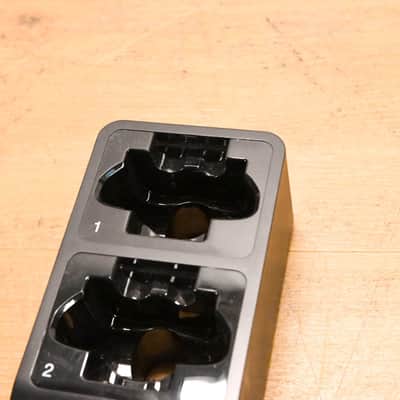 Shure SBC203 Dual-Docking Recharging Station (NO POWER SUPPLY) CG01009 image 2