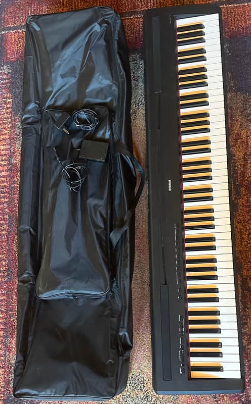 Yamaha P 85 2007-10 black image 1