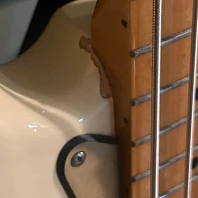 Squier Matt Freeman Signature Precision Bass 2012 - 2015 - Vintage White image 5