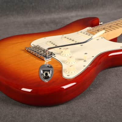 Fender American Pro Stratocaster - Sienna Sunburst - 2nd Hand image 13