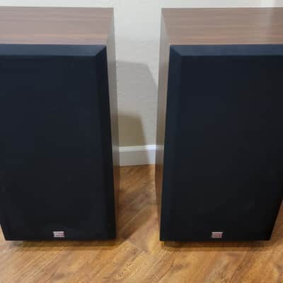 Cerwin Vega RE-30 Series 250 Watt 3 Way Floor Standing Speakers Sound Great image 10