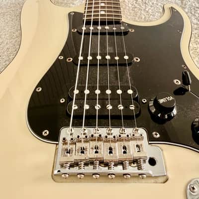 Fender Stratocaster Aerodyne HSS MIJ 2017 – Vintage White image 2