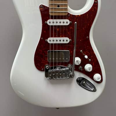 G&L Legacy HSS 2018 - Alpine White **6.65 lbs** image 1