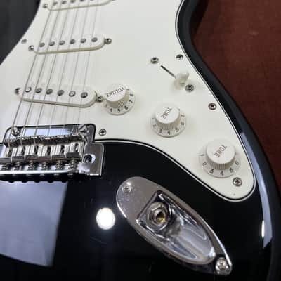Fender Player Series Stratocaster 2020 - Black image 2