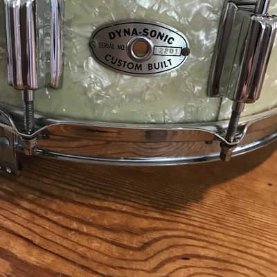 Rogers Dyna-Sonic 5x14" Wood Snare Drum with "Beavertail" Lugs 1963 - 1971 -  White Marine Pearl image 1