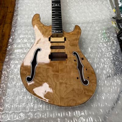 Manoli Guitars 2025 - Natural / Nitro image 1