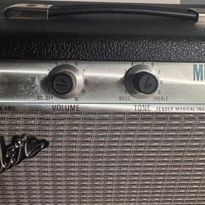 Fender Musicmaster Bass 2-Channel 12-Watt 1x12" Bass Combo 1970 - 1980 - Silverface image 4