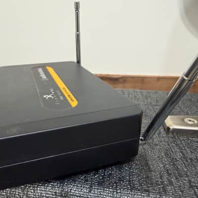 Audio-Technica Wireless Guitar System Receiver & Transmitter ATW-R700 & ATW-T701 image 5