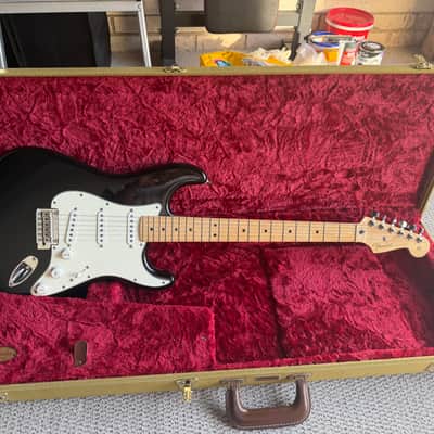 Fender Player II Stratocaster 2024 - Present - Black with White Pickguard image 2