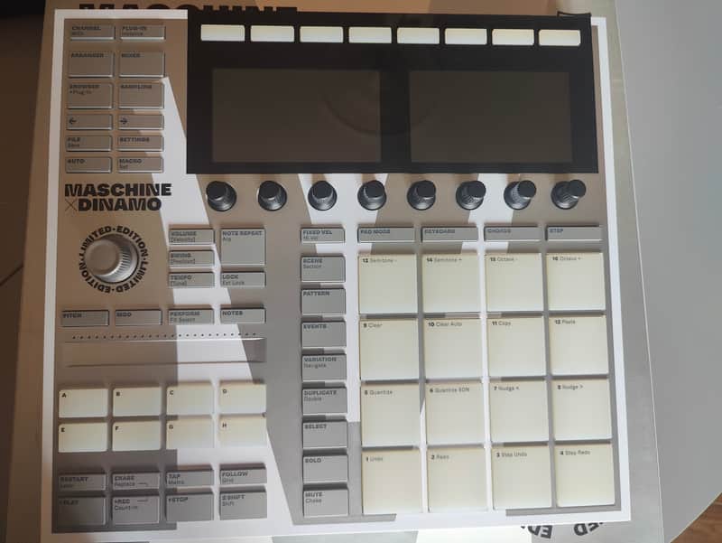 Native Instruments Maschine MK3 Dinamo – Limited Edition image 1