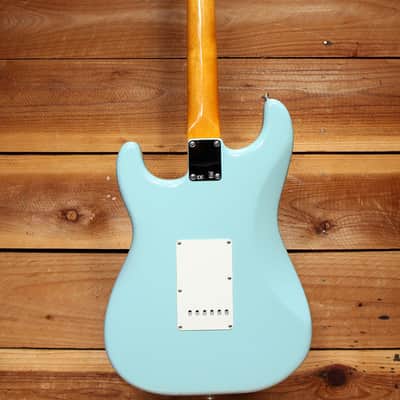 Fender Special Edition 60s Stratocaster Lacquer Daphne Blue Matching Head 29778 image 6