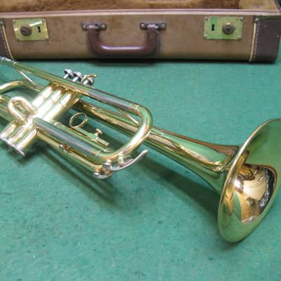 Yamaha YTR232 Trumpet - Reconditioned - Oversized Case & Yamaha 11 MP image 1