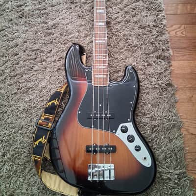 Fender Vintera '70s Jazz Bass with Pau Ferro Fretboard 2019 - 2023 - 3-Color Sunburst