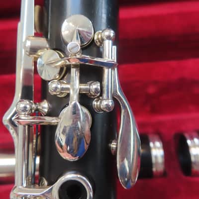 BUFFET E11 CLARINET-IMMACULATE FRESH SERVICE BY BUFFET DEALER + Xtras & Wty image 8