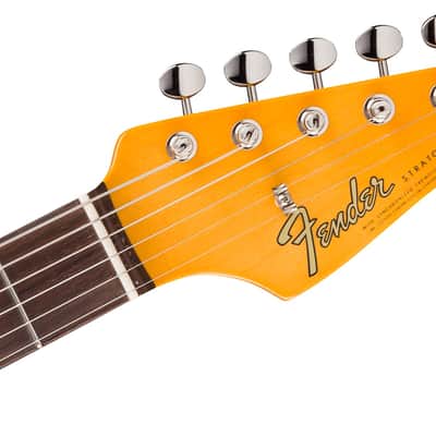 Fender American Vintage II 1965 Stratocaster®, Round-Lam Rosewood Fingerboard, Candy Apple Red 0110280809 image 4